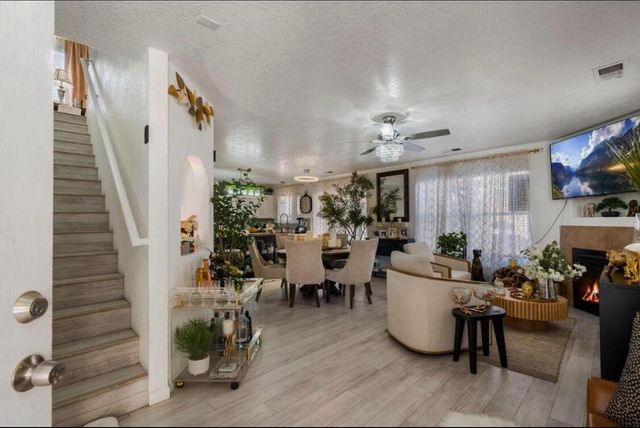 1027 Cassandra Street SW, Albuquerque, NM 87121