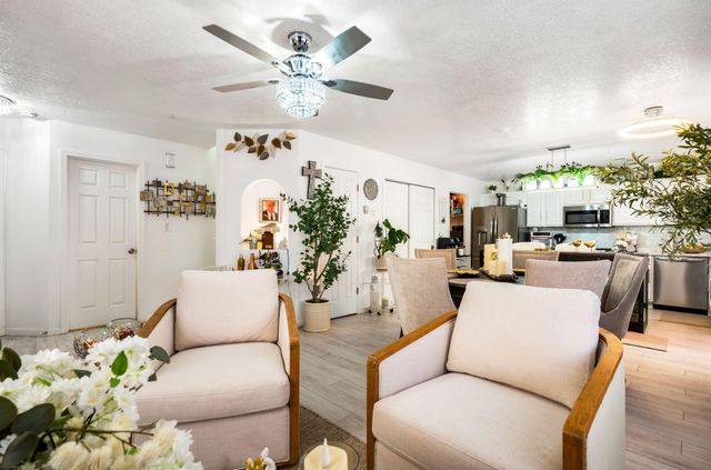 1027 Cassandra Street SW, Albuquerque, NM 87121