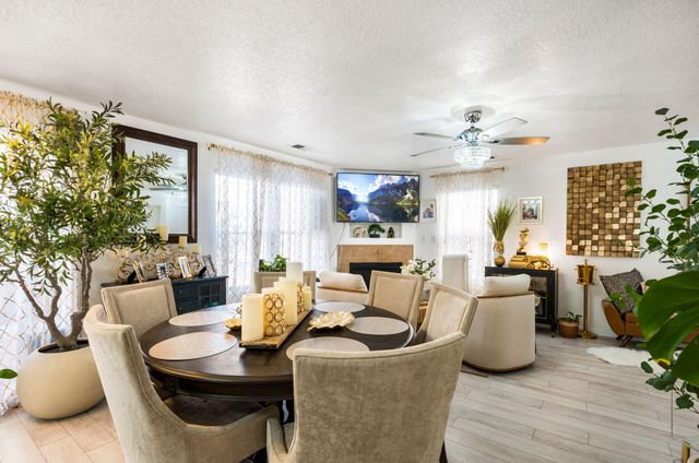 1027 Cassandra Street SW, Albuquerque, NM 87121