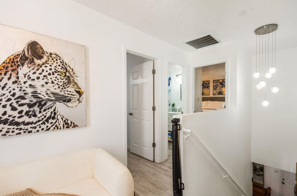 Image 16 of property listing at 1027 Cassandra Street SW, Albuquerque, NM 87121