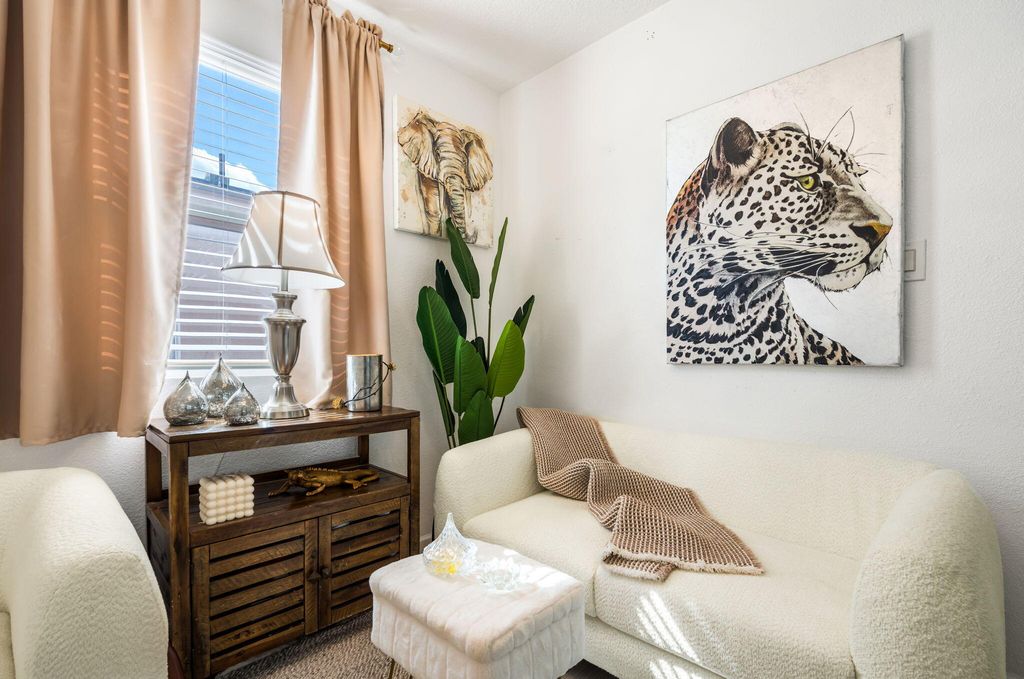 Image 17 of property listing at 1027 Cassandra Street SW, Albuquerque, NM 87121