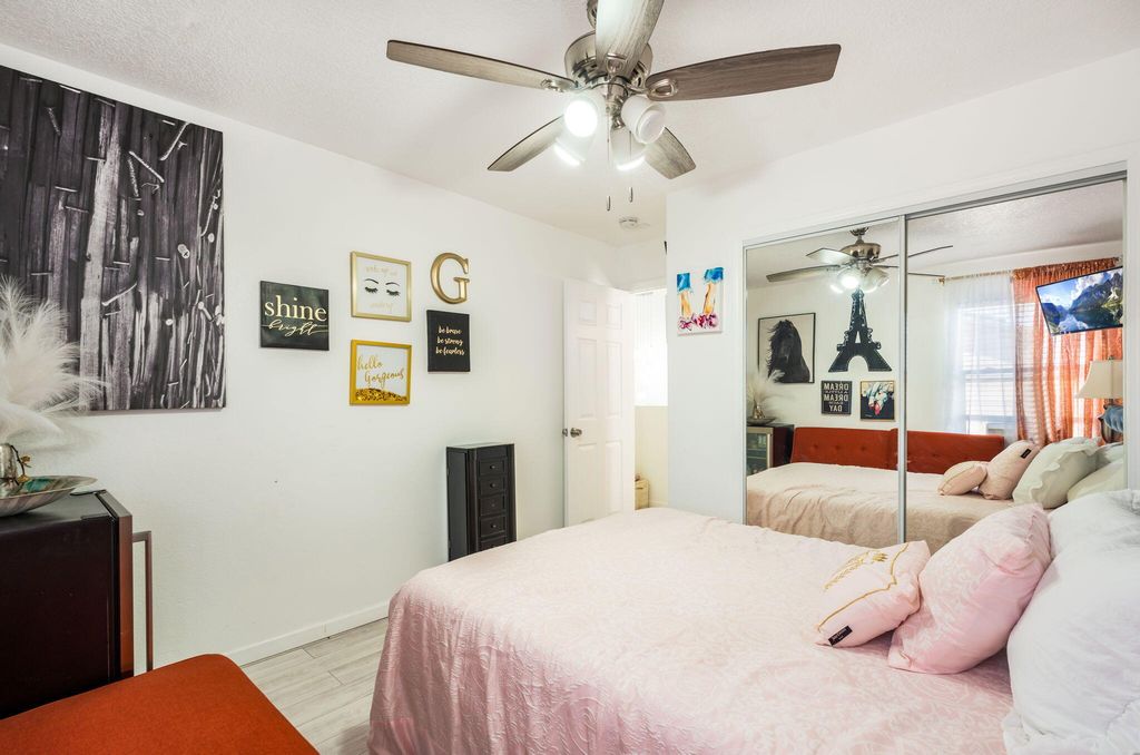 Image 19 of property listing at 1027 Cassandra Street SW, Albuquerque, NM 87121