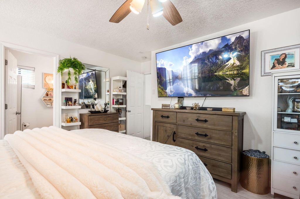 Image 22 of property listing at 1027 Cassandra Street SW, Albuquerque, NM 87121