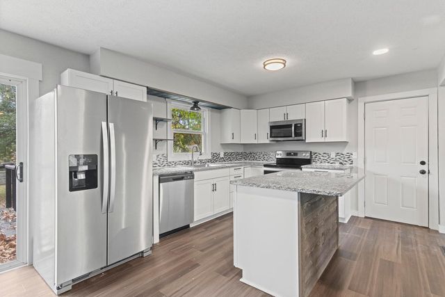 4830 South Farm Road 141, Springfield, MO 65810