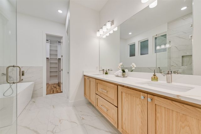 3530 Gibsondell Avenue, Dallas, TX 75211