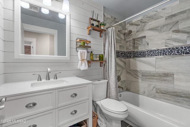 17054 S Golden Sunrise Place, Corona De Tucson, AZ 85641