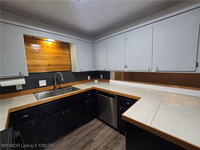 1005 Highway 96 SW, Lavaca, AR 72941