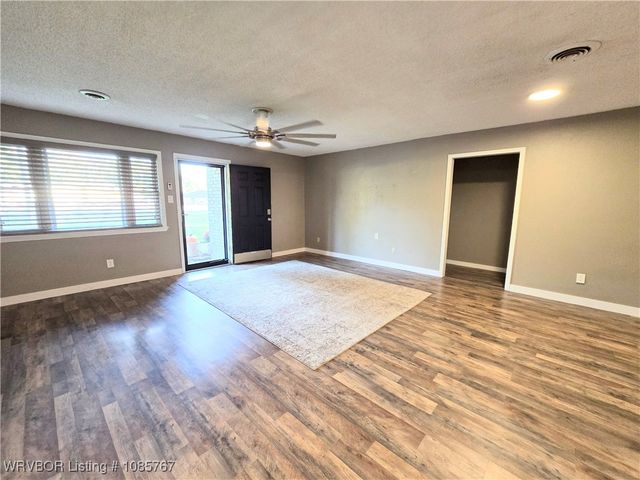 1005 Highway 96 SW, Lavaca, AR 72941