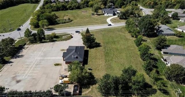 3403 S R D Mize Road, Blue Springs, MO 64015