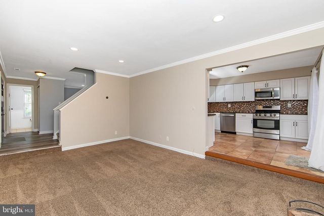 306 FOUNTAIN HALL CT, Mount Laurel, NJ 08054