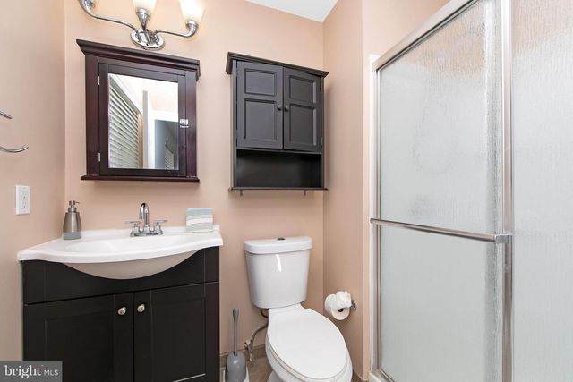 306 FOUNTAIN HALL CT, Mount Laurel, NJ 08054