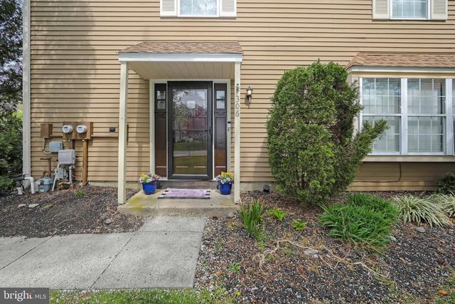 306 FOUNTAIN HALL CT, Mount Laurel, NJ 08054