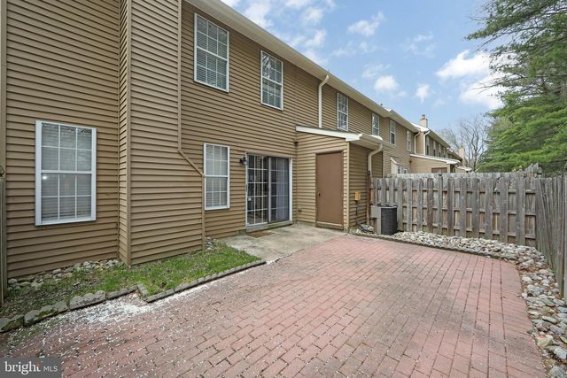 306 FOUNTAIN HALL CT, Mount Laurel, NJ 08054