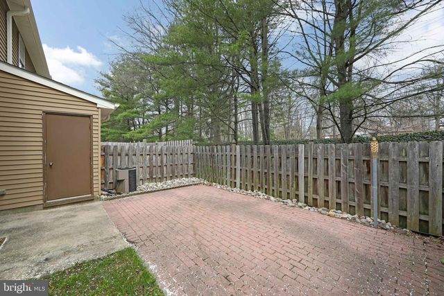 306 FOUNTAIN HALL CT, Mount Laurel, NJ 08054