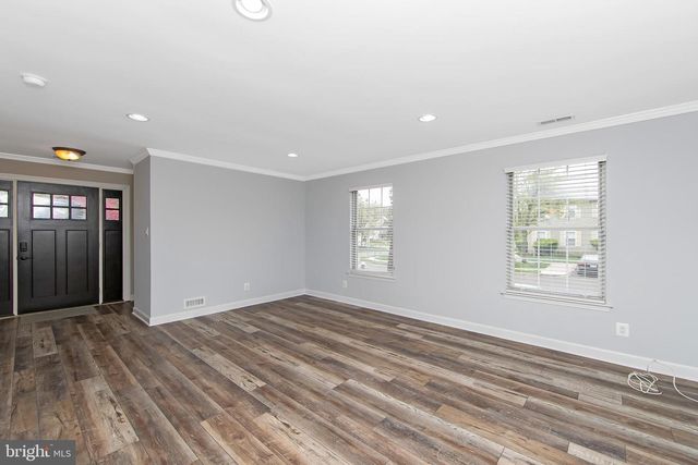 306 FOUNTAIN HALL CT, Mount Laurel, NJ 08054