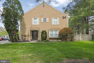 306 FOUNTAIN HALL CT, Mount Laurel, NJ 08054