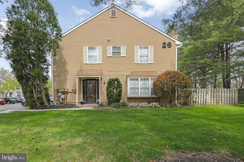 306 FOUNTAIN HALL CT, Mount Laurel, NJ 08054