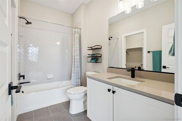 10062 W Victoria Place 205, Littleton, CO 80127