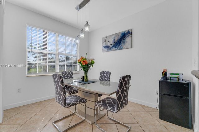 8200 NW 128th Ln 40B, Parkland, FL 33076