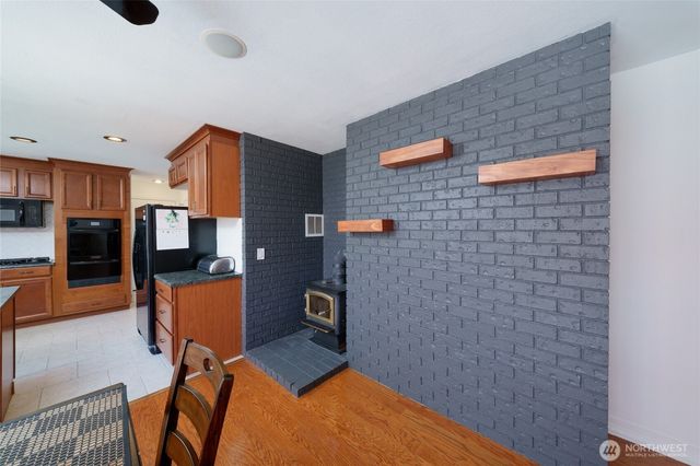 1225 SW Barrington Drive, Oak Harbor, WA 98277