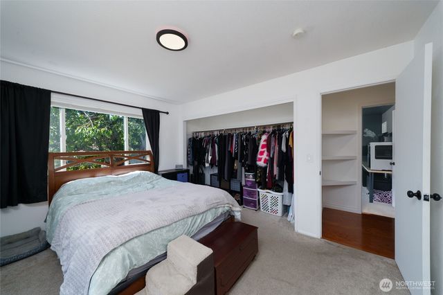 1225 SW Barrington Drive, Oak Harbor, WA 98277