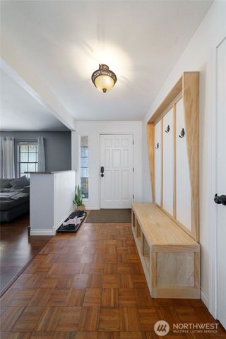 1225 SW Barrington Drive, Oak Harbor, WA 98277