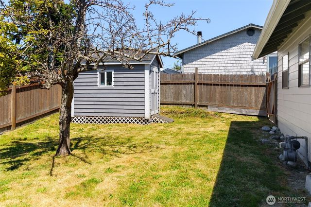 1225 SW Barrington Drive, Oak Harbor, WA 98277