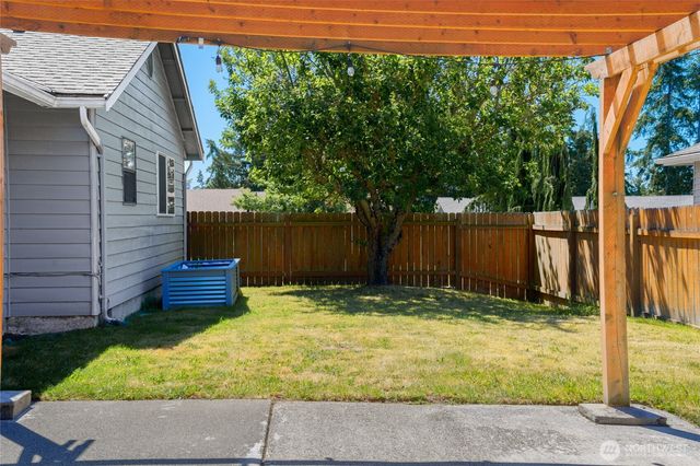 1225 SW Barrington Drive, Oak Harbor, WA 98277