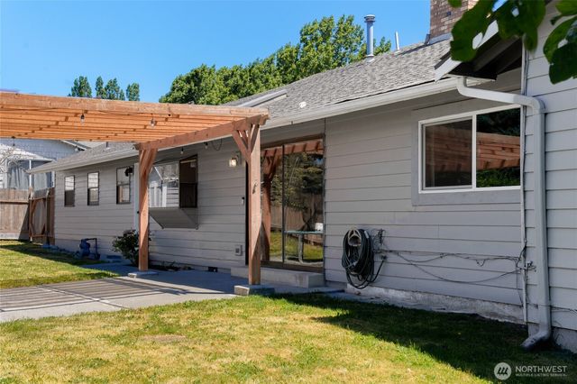 1225 SW Barrington Drive, Oak Harbor, WA 98277