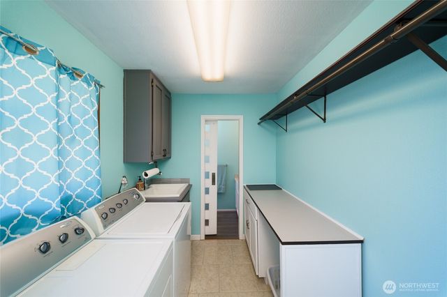 1225 SW Barrington Drive, Oak Harbor, WA 98277