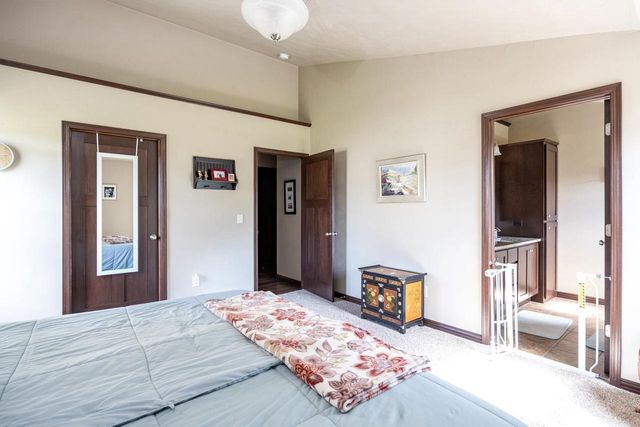 1158 BLACK OAK COURT, Hortonville, WI 54944