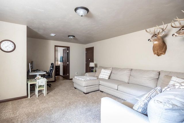 1158 BLACK OAK COURT, Hortonville, WI 54944