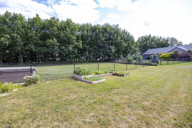 1158 BLACK OAK COURT, Hortonville, WI 54944