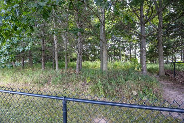 1158 BLACK OAK COURT, Hortonville, WI 54944