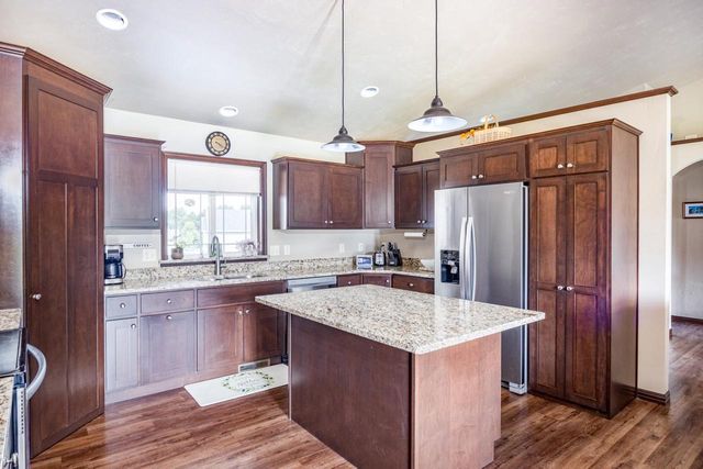 1158 BLACK OAK COURT, Hortonville, WI 54944