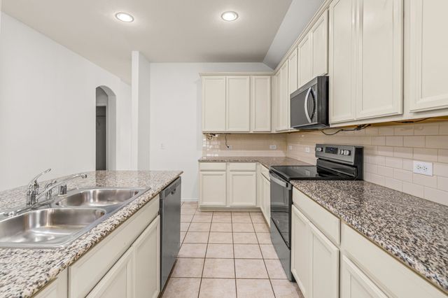 4716 Meadow Green Trail, Fort Worth, TX 76244