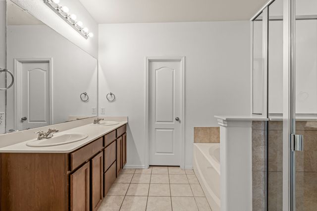 4716 Meadow Green Trail, Fort Worth, TX 76244