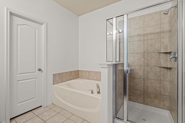 4716 Meadow Green Trail, Fort Worth, TX 76244