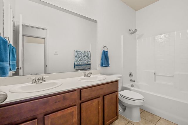 4716 Meadow Green Trail, Fort Worth, TX 76244