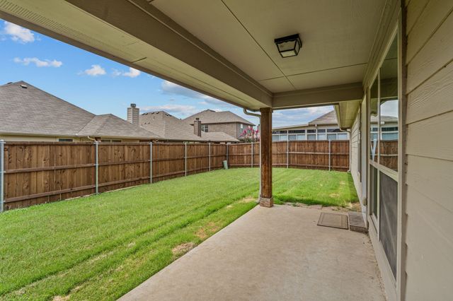 4716 Meadow Green Trail, Fort Worth, TX 76244