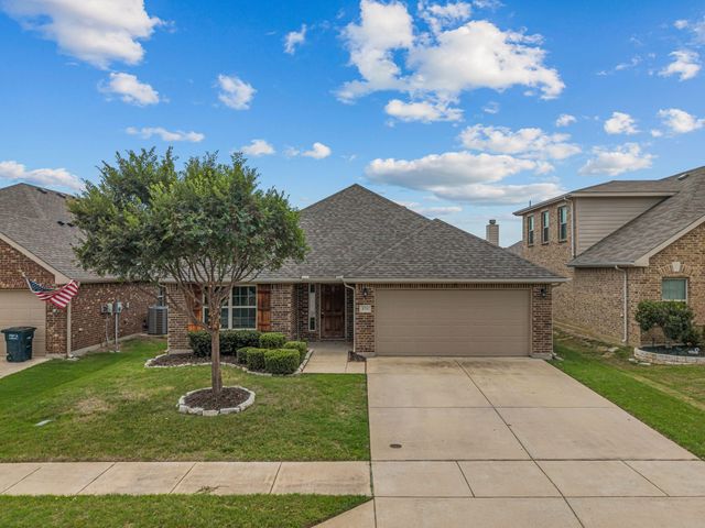 4716 Meadow Green Trail, Fort Worth, TX 76244