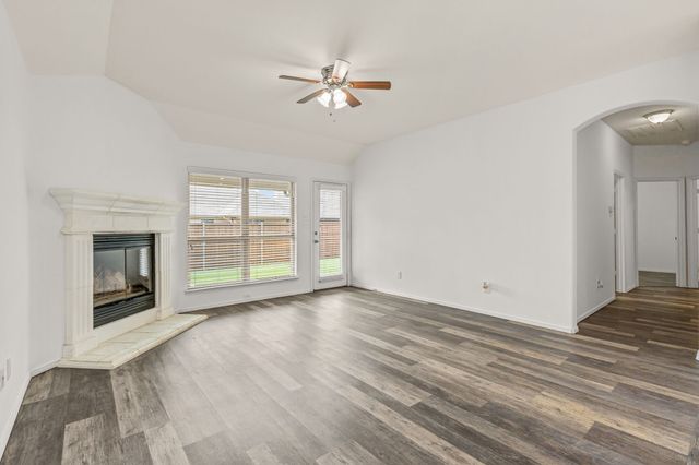 4716 Meadow Green Trail, Fort Worth, TX 76244