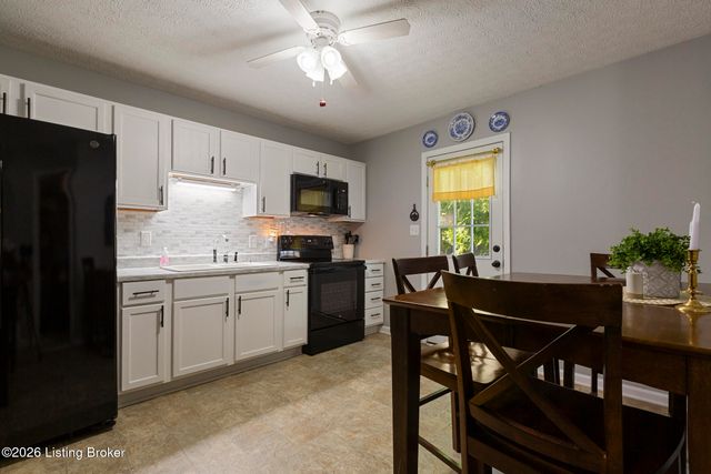 6805 E Manslick Rd, Louisville, KY 40228
