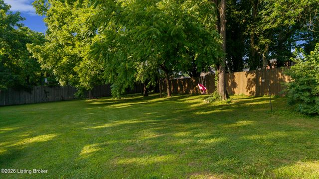 6805 E Manslick Rd, Louisville, KY 40228