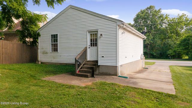 6805 E Manslick Rd, Louisville, KY 40228