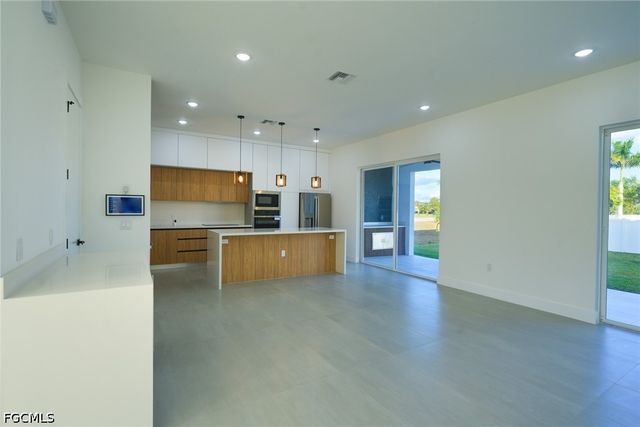 5 SW 26th PL, Cape Coral, FL 33991