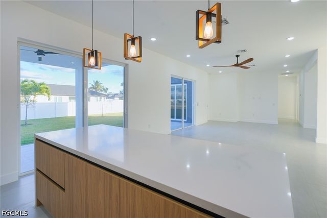 5 SW 26th PL, Cape Coral, FL 33991