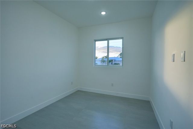 5 SW 26th PL, Cape Coral, FL 33991