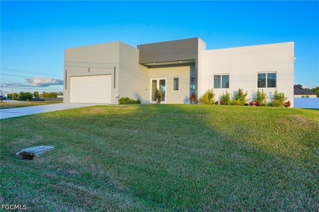 5 SW 26th PL, Cape Coral, FL 33991