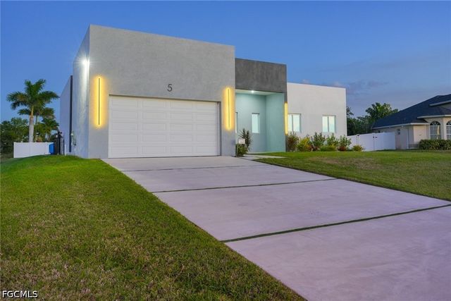 5 SW 26th PL, Cape Coral, FL 33991